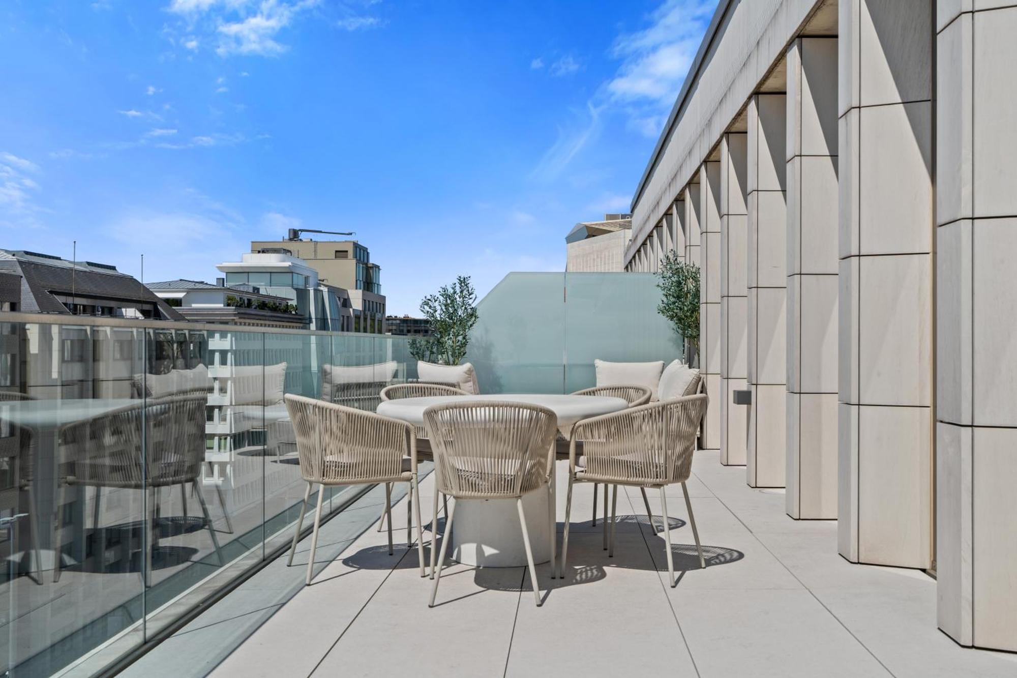 Voya Residence Zenit Royal - Luxury Apart Hotel Rooftop Views & Concierge Люксембург Экстерьер фото